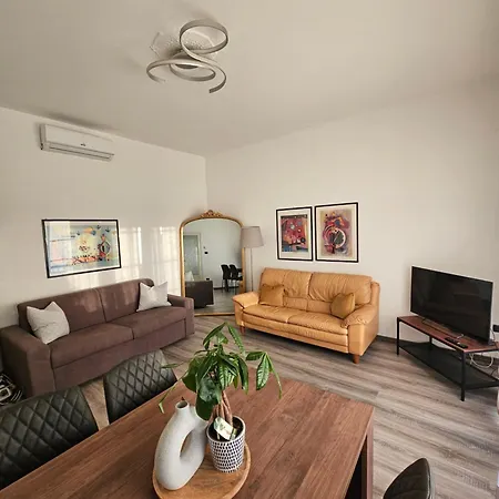 Casa Sara Parcheggio Interno Privato 公寓